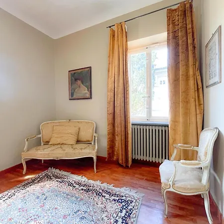 Tambellini De Fondra Apartment