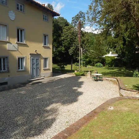 Tambellini De Fondra Apartment